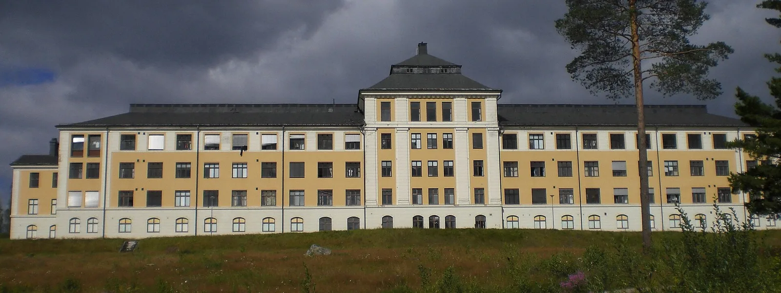 The abandoned Hällnäs tuberculosis sanatorium, a long derelict building in Västerbotten