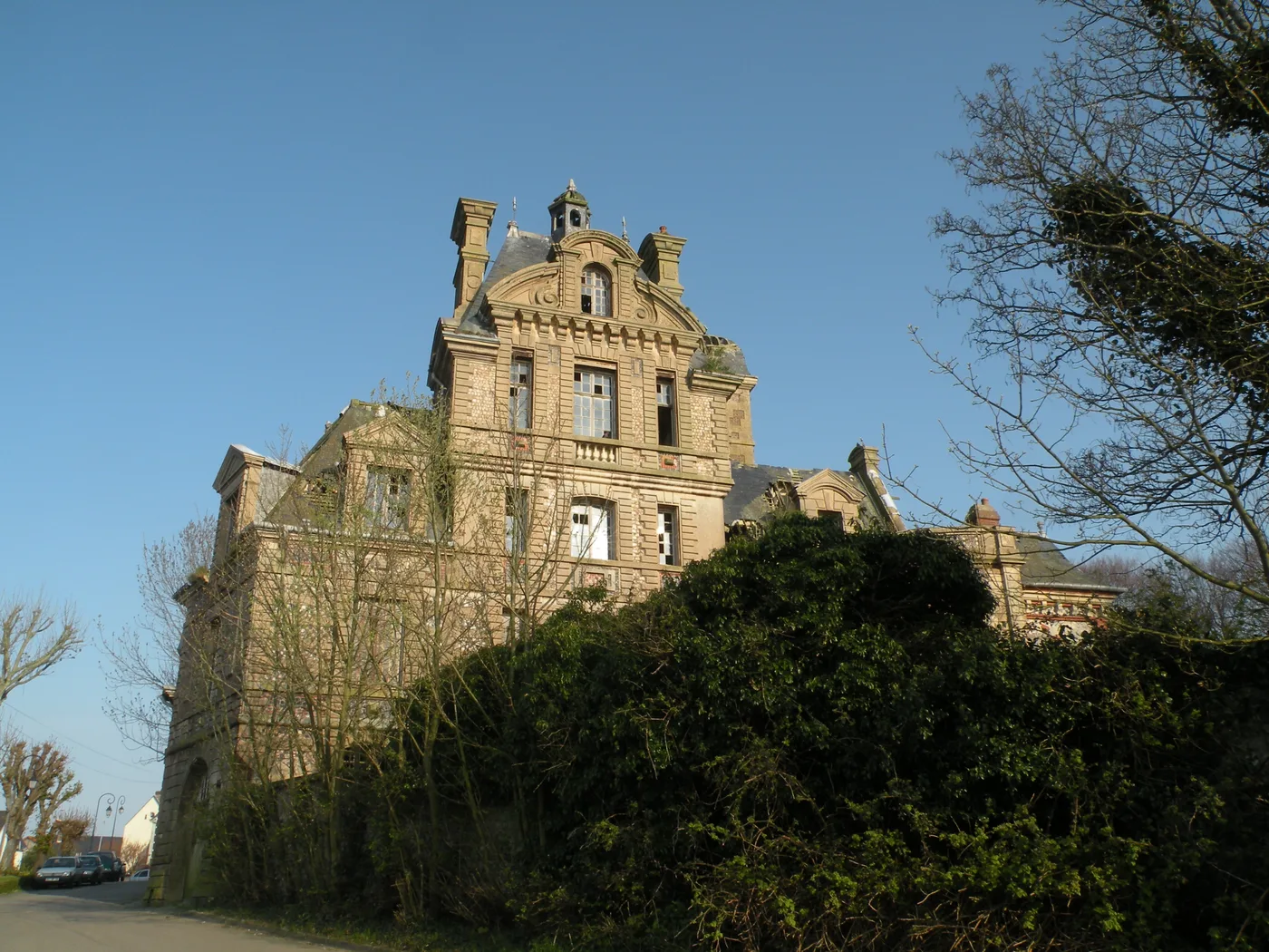 Le château du Clos des Fées à Saint-Jouin-Bruneval, demeure abandonnée près d'Étretat