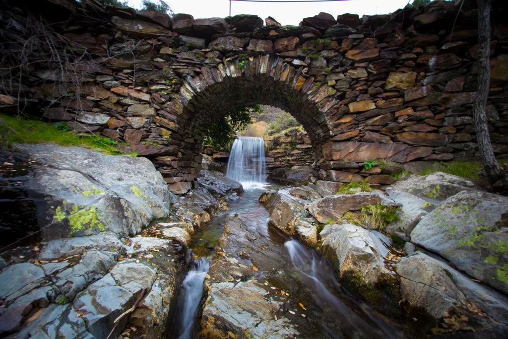 As casas de xisto abandonadas da aldeia da Drave, encravadas na Serra da Freita, em Arouca