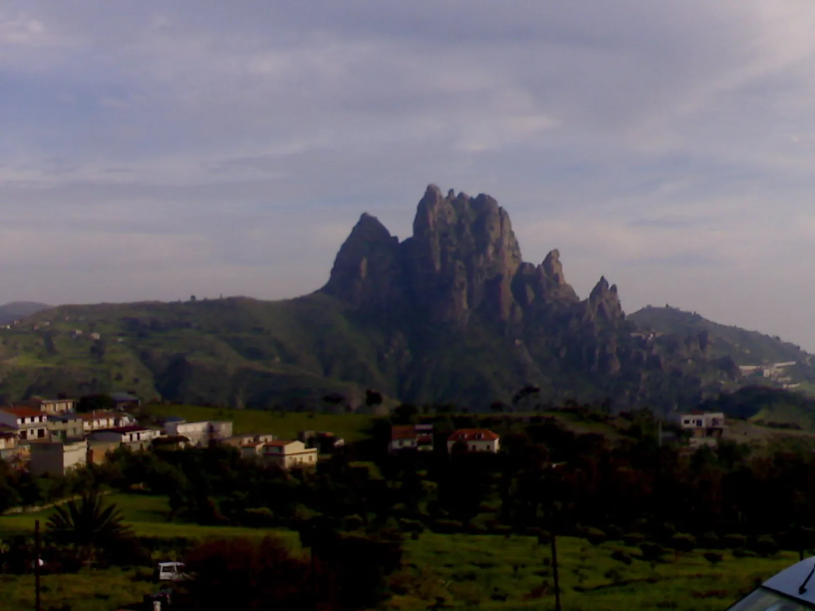 Pentedattilo: il borgo fantasma sulla mano di pietra (Calabria)