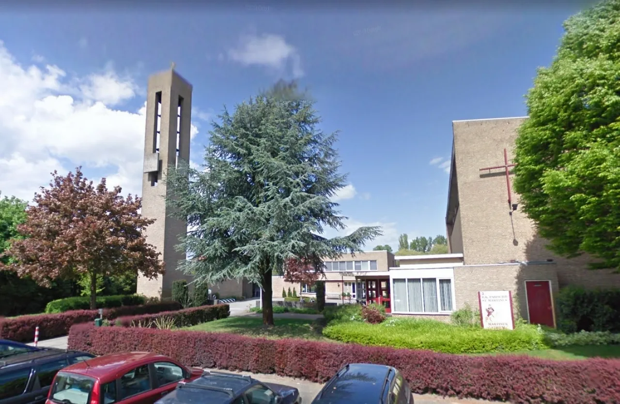 Moderne RK Martinuskerk uit 1965 in Doesburg met betonnen klokkentoren, sinds 2024 buiten gebruik