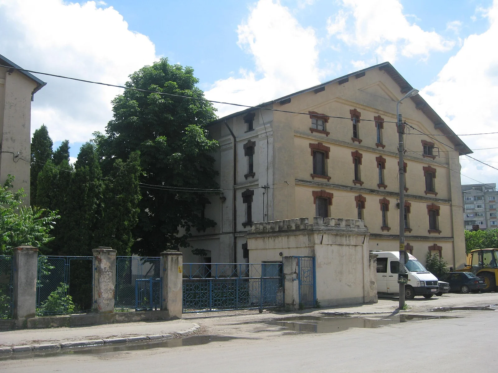 Halles de brique abandonnées de la fabrique de cigarettes de Iași