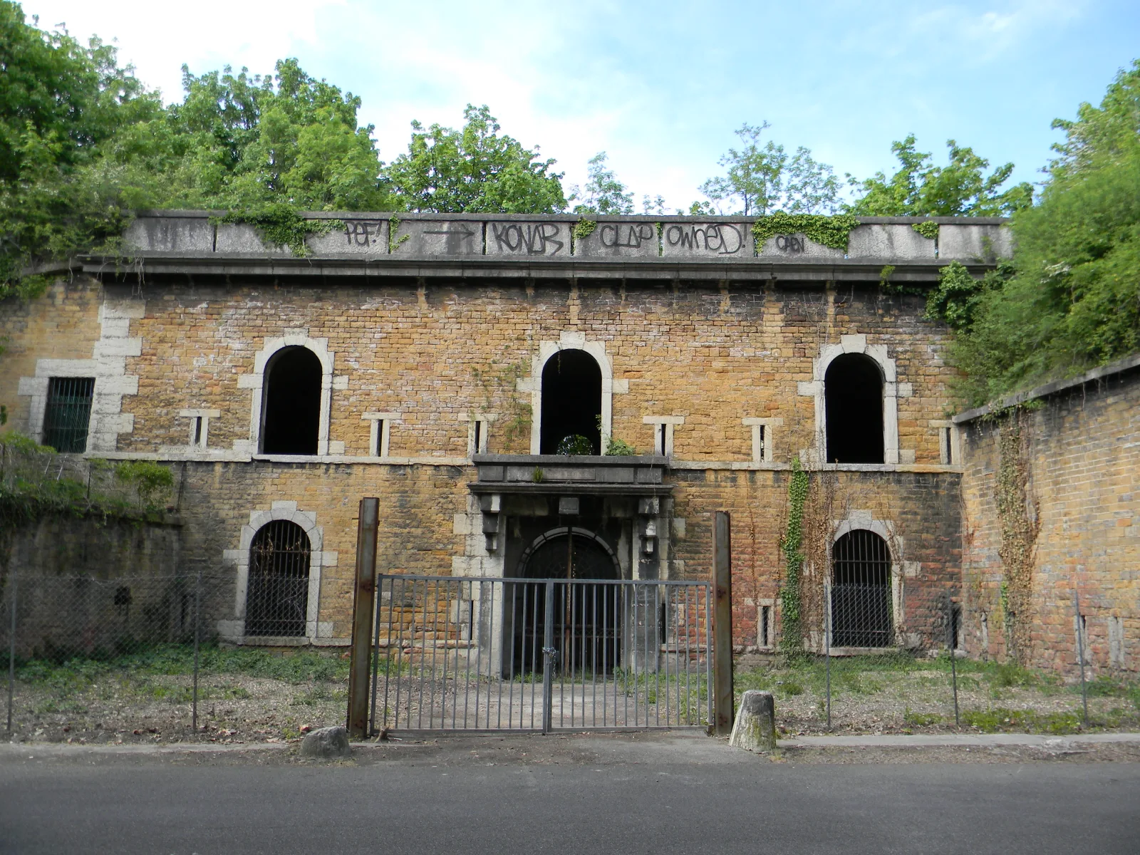 Urbex à Lyon : 4 lieux abandonnés à explorer (2026)
