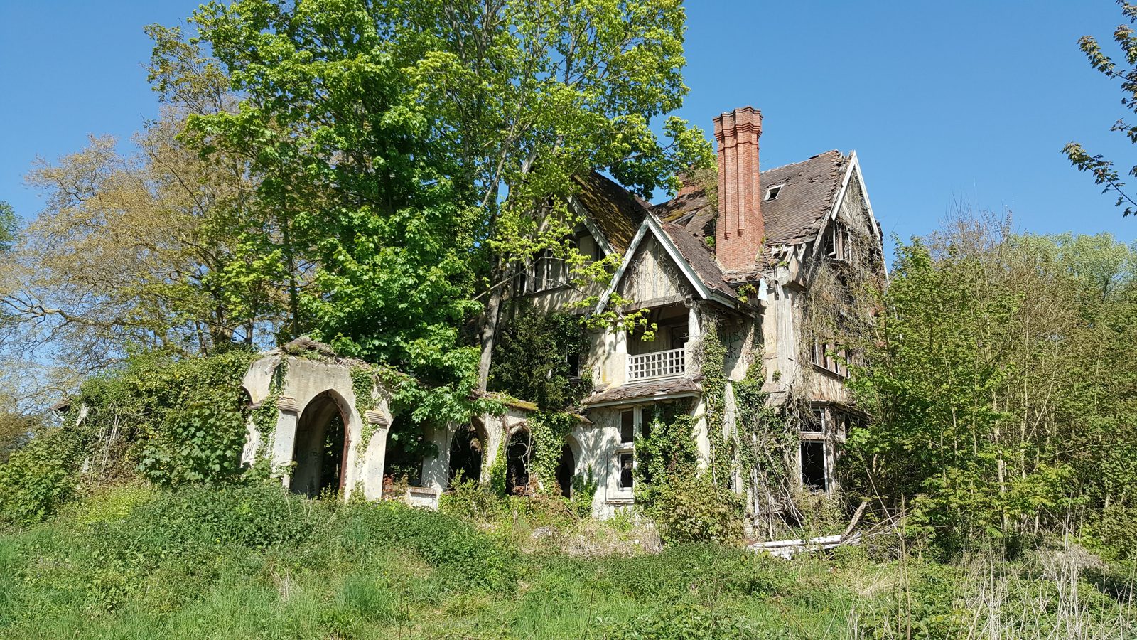 Urbex à Paris : 4 lieux abandonnés à explorer (2026)